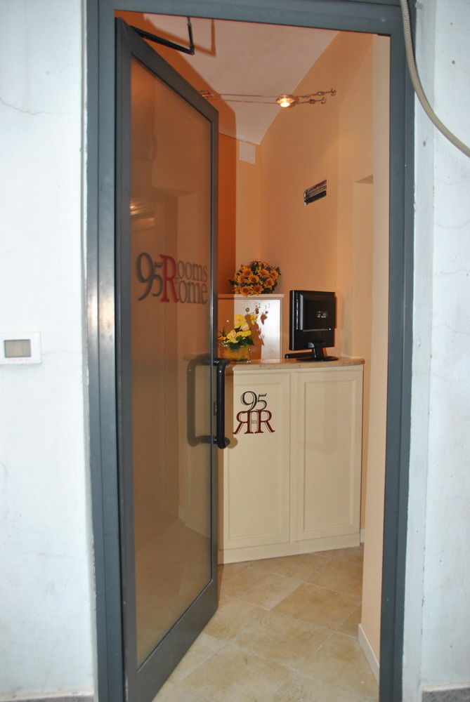 95 Rooms In Рим Екстер'єр фото